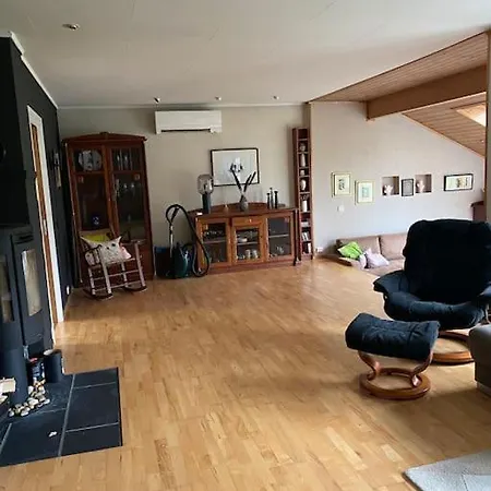 Hus Med Plass Til 7 Personer Til Leie