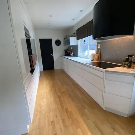 Hus Med Plass Til 7 Personer Til Leie בית נופש